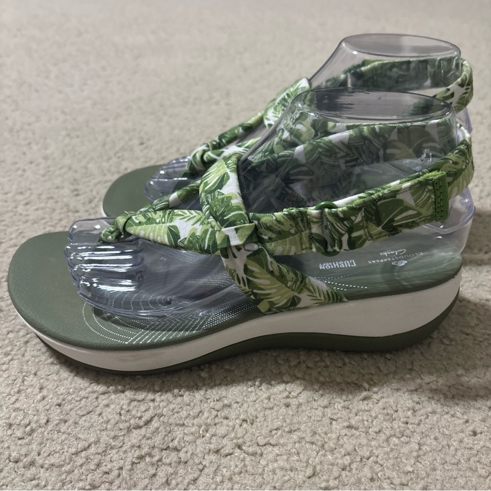 Cloudsteppers by Clarks Green Leaf Print Sandals